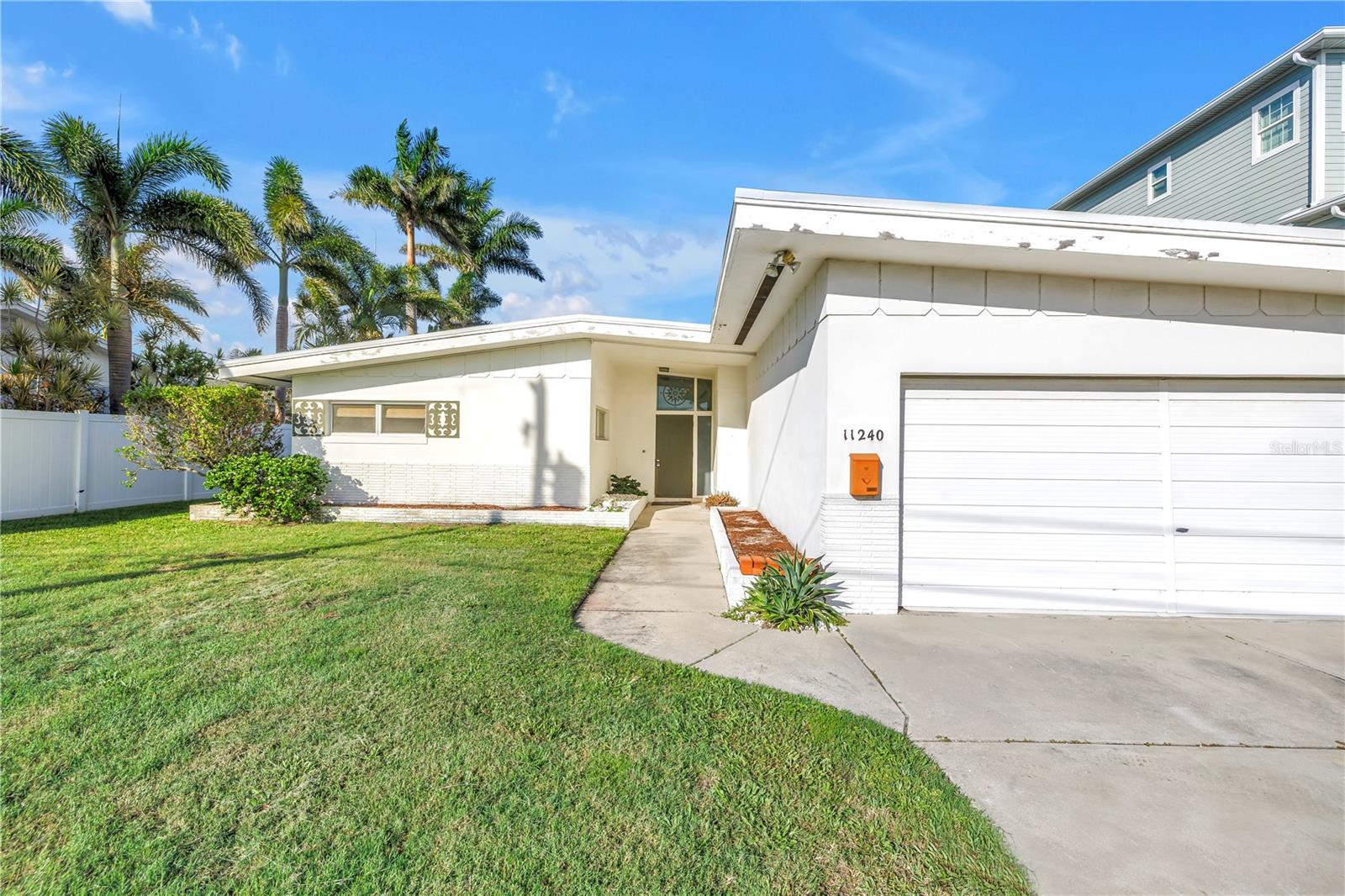 Image 15 of 67 For 11240 6th Street E