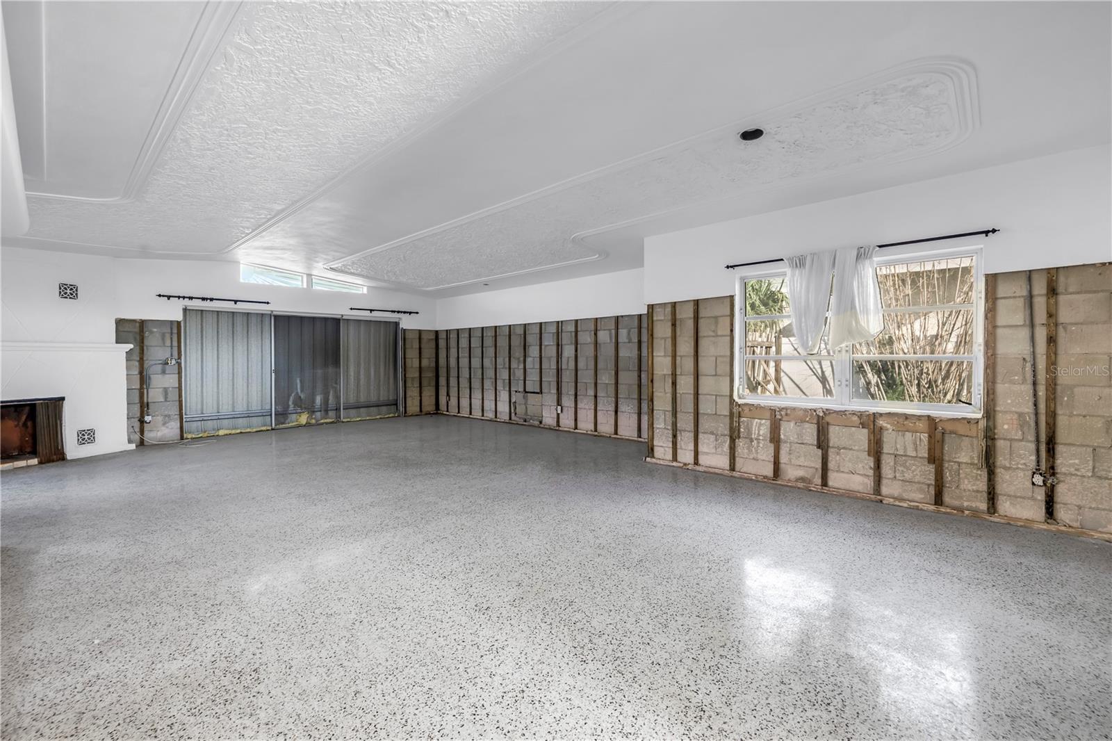 Image 17 of 67 For 11240 6th Street E
