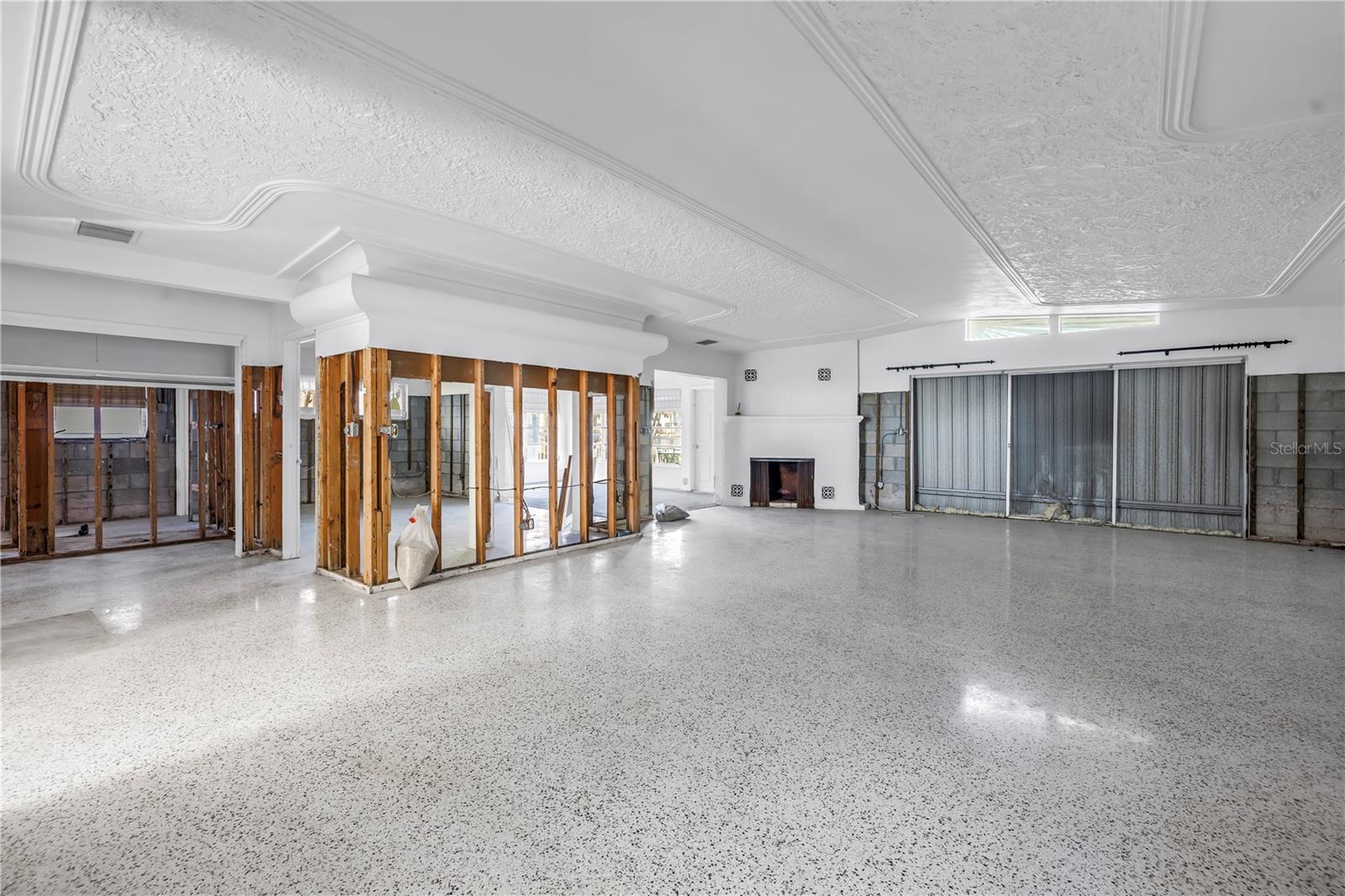 Image 18 of 67 For 11240 6th Street E