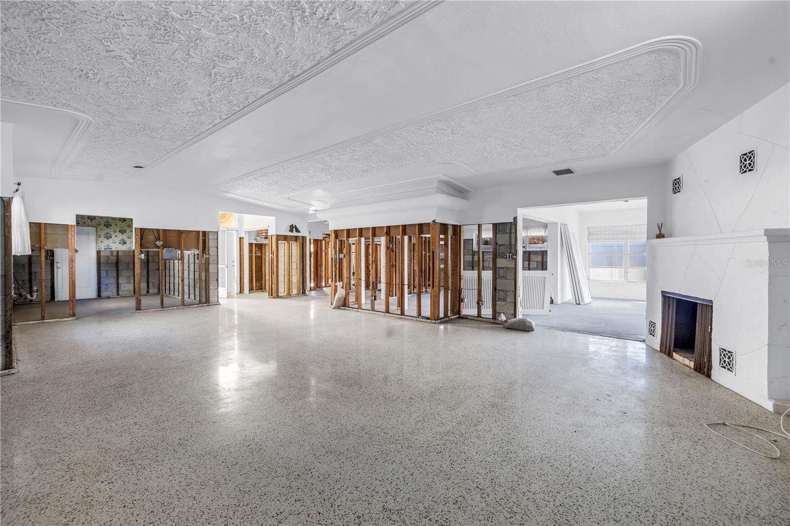 Image 22 of 67 For 11240 6th Street E