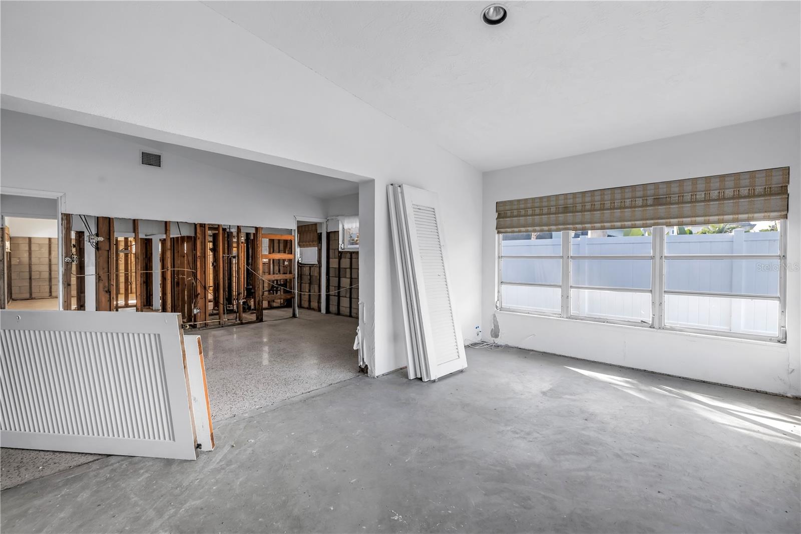 Image 24 of 67 For 11240 6th Street E