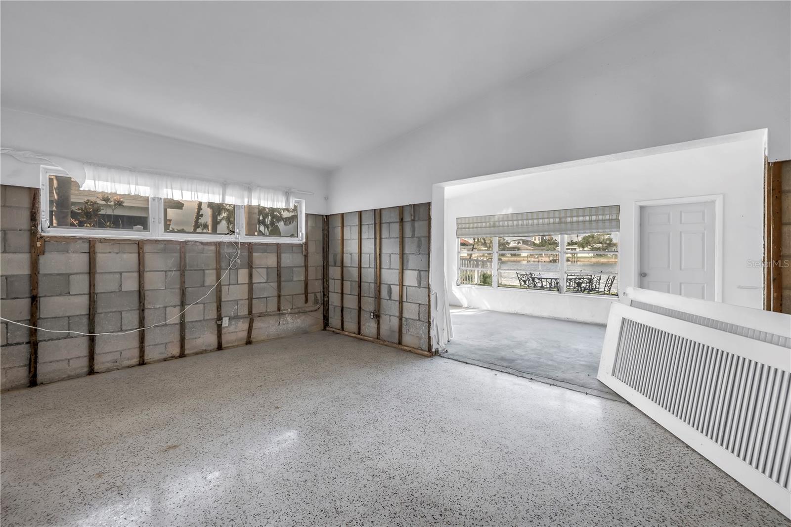 Image 27 of 67 For 11240 6th Street E