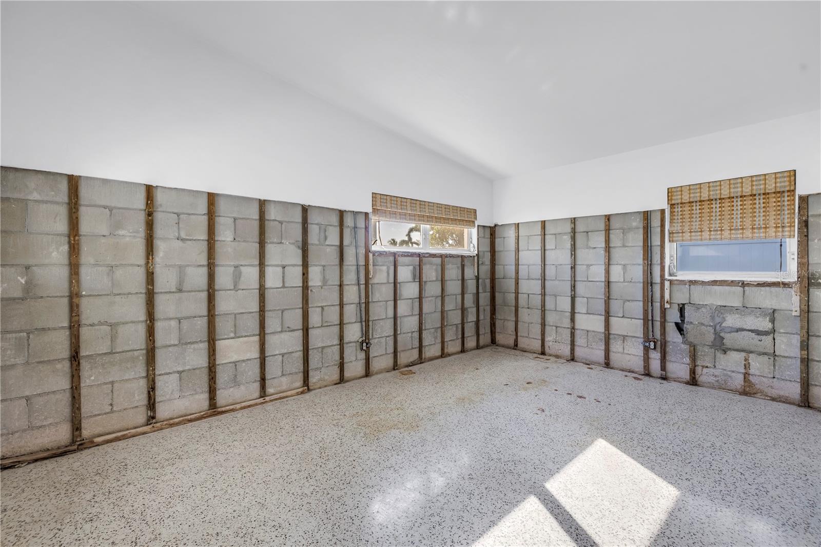 Image 29 of 67 For 11240 6th Street E