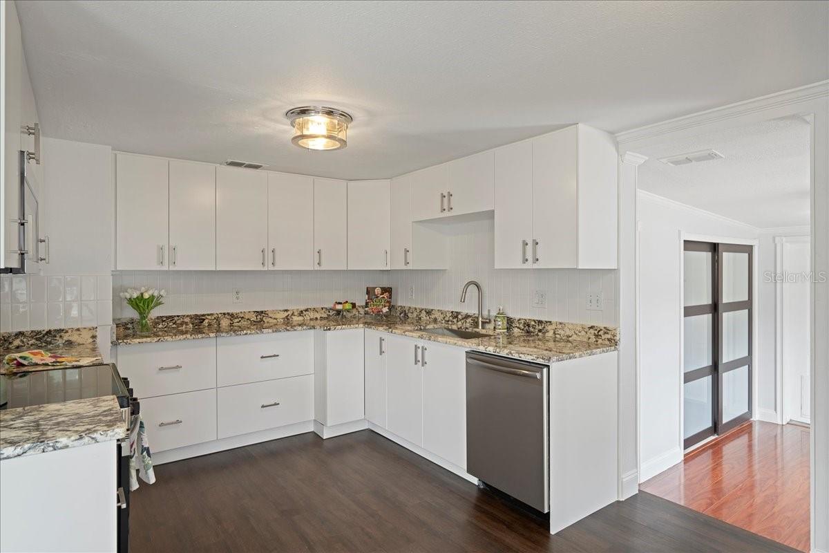 Image 13 of 53 For 3901 Swann Avenue