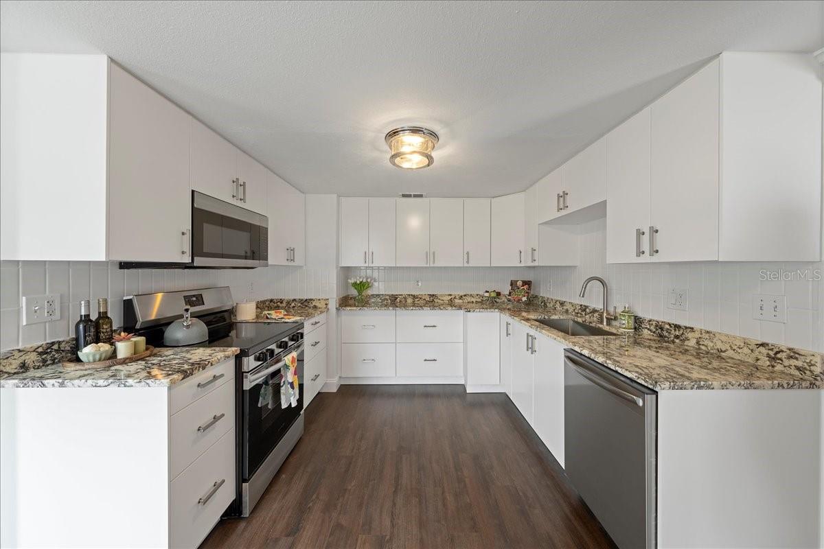 Image 14 of 53 For 3901 Swann Avenue