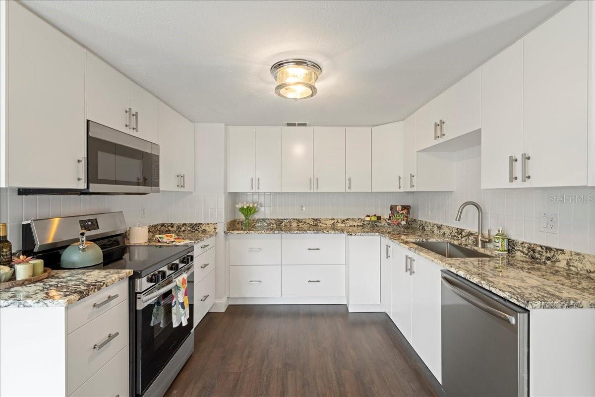 Image 15 of 53 For 3901 Swann Avenue