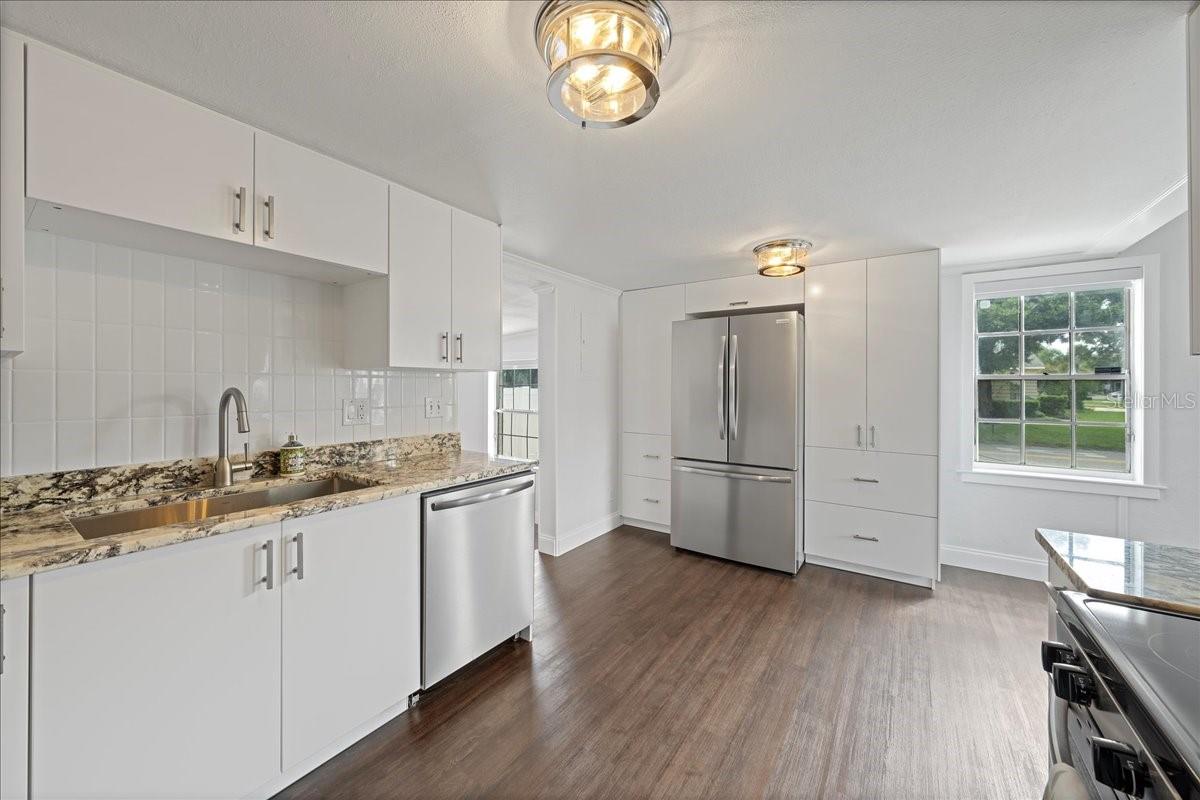 Image 20 of 53 For 3901 Swann Avenue