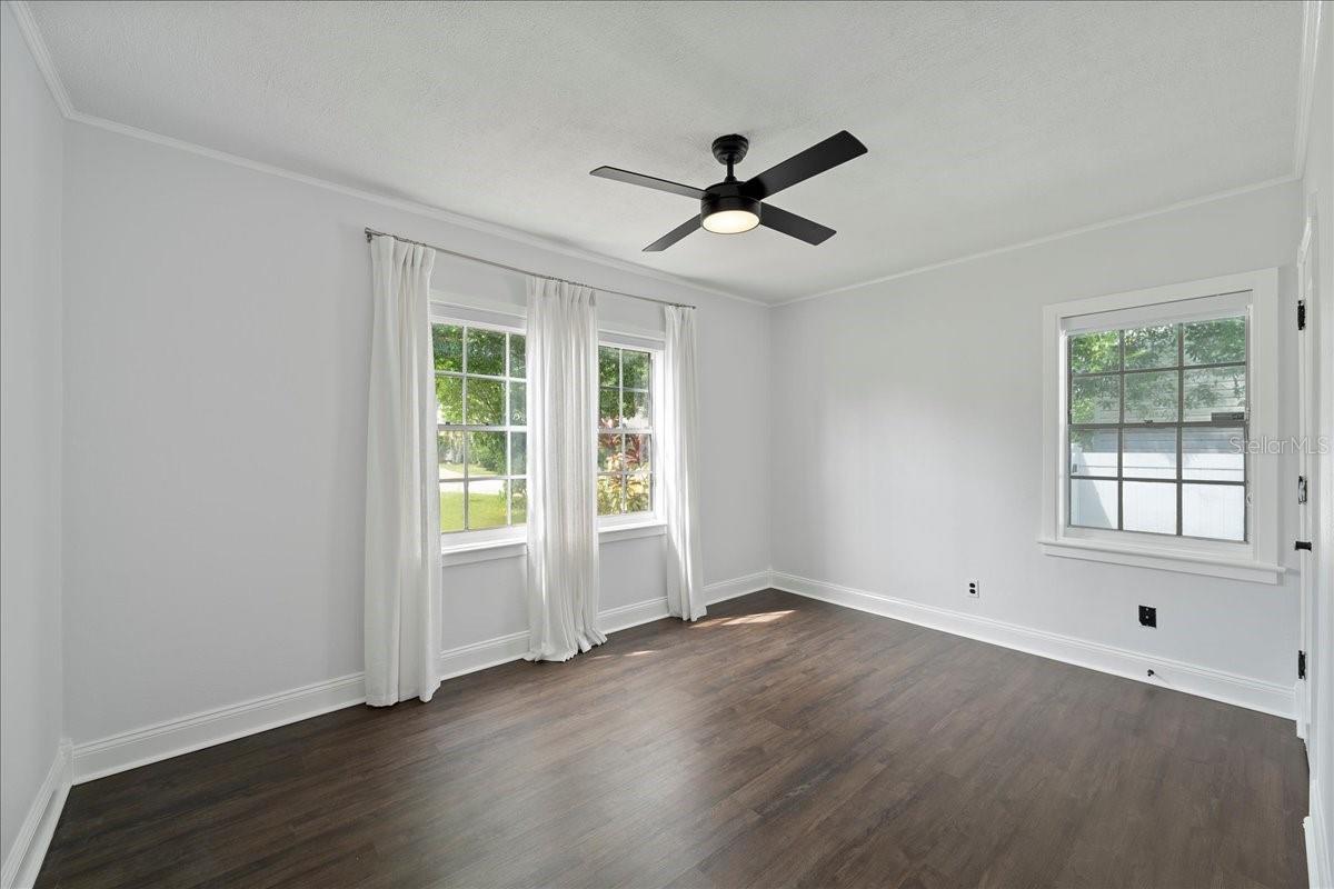 Image 36 of 53 For 3901 Swann Avenue
