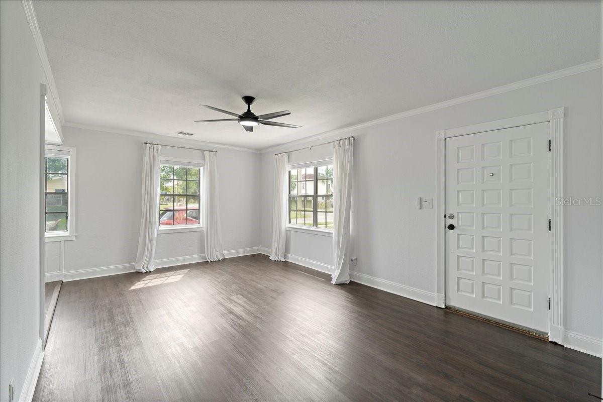 Image 5 of 53 For 3901 Swann Avenue