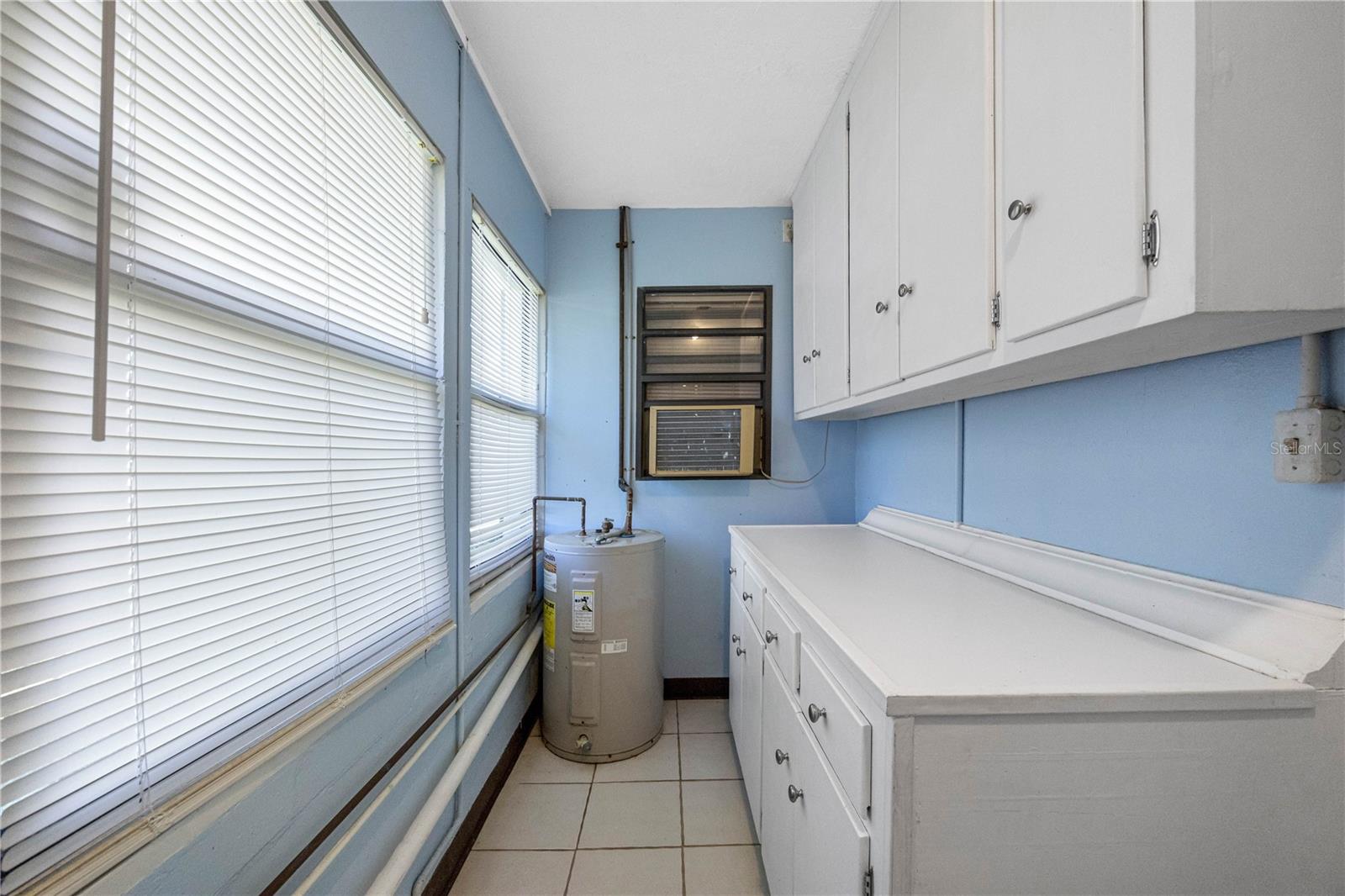 Image 36 of 65 For 4391 Cherry Street Ne
