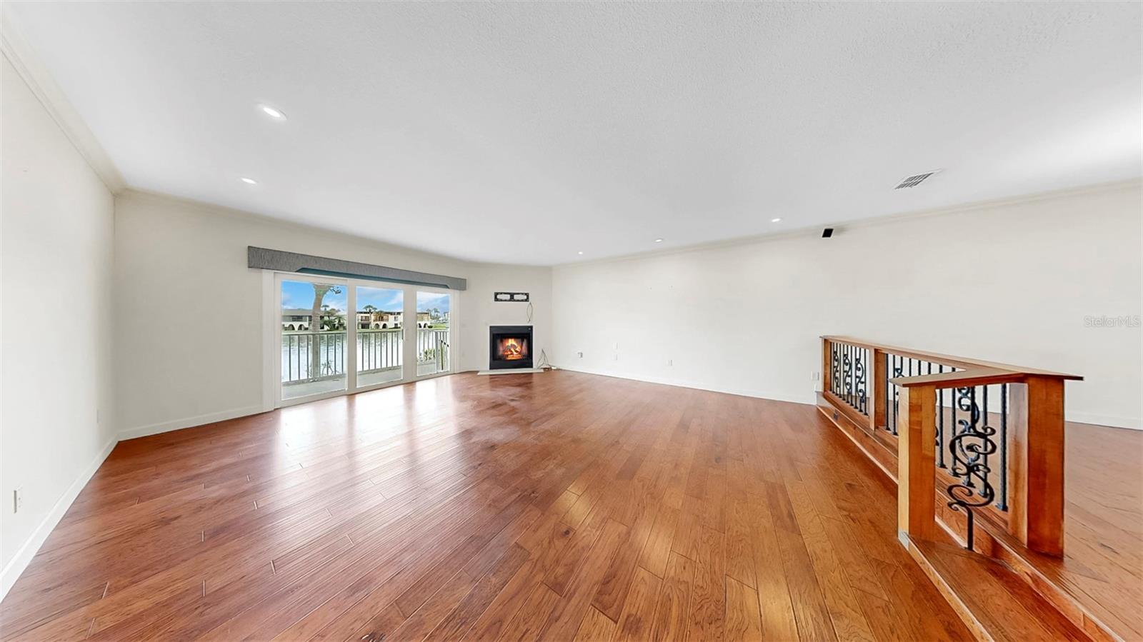 Image 15 of 100 For 459 Haven Point Drive