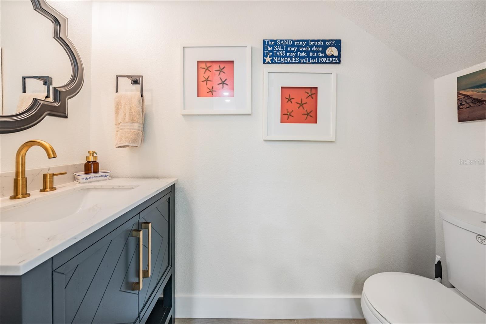 Listing photo id 13 for 103 Davis Boulevard B