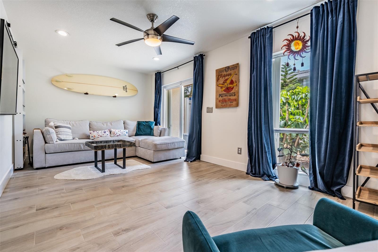 Listing photo id 14 for 103 Davis Boulevard B