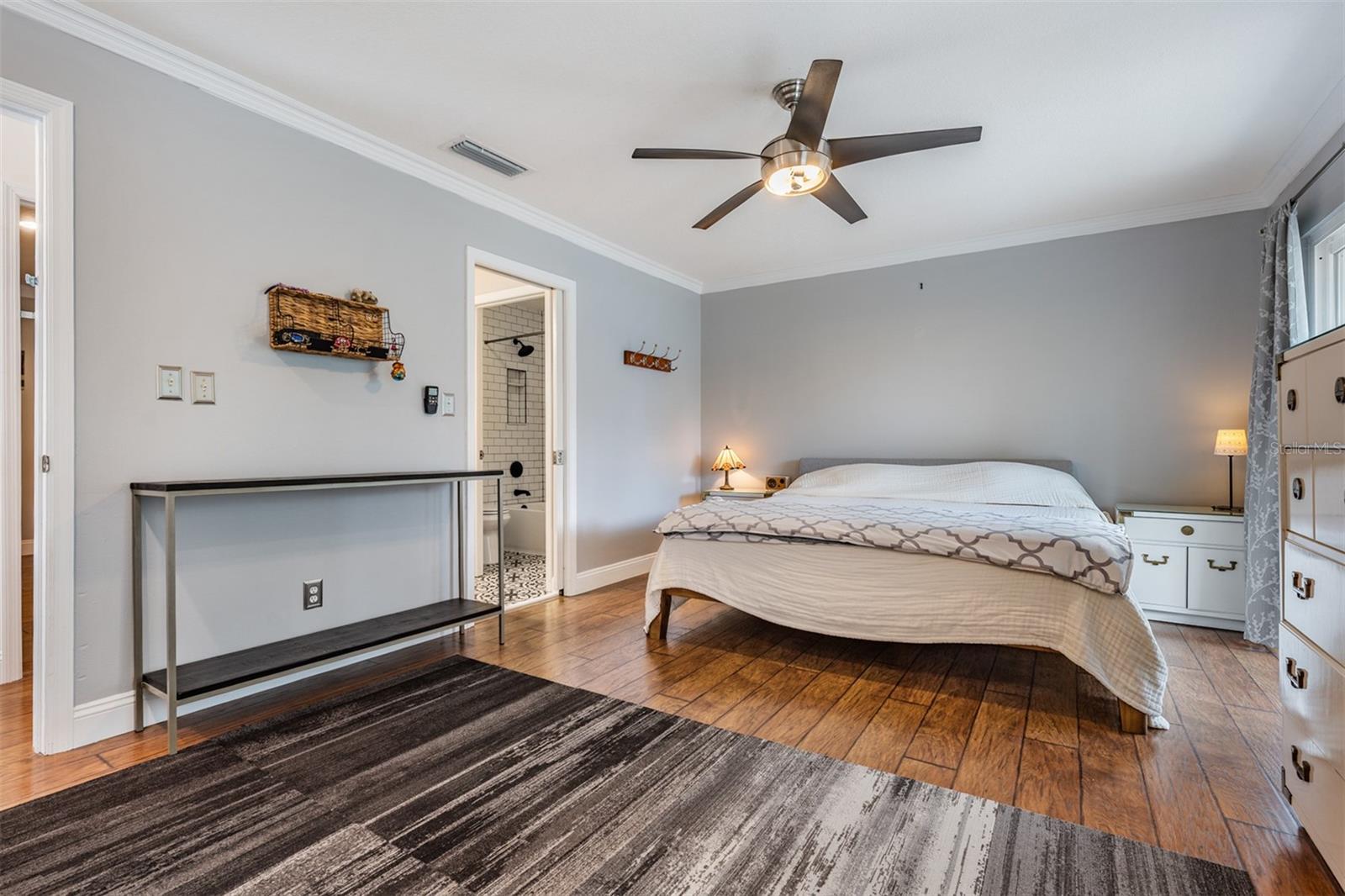 Listing photo id 18 for 103 Davis Boulevard B