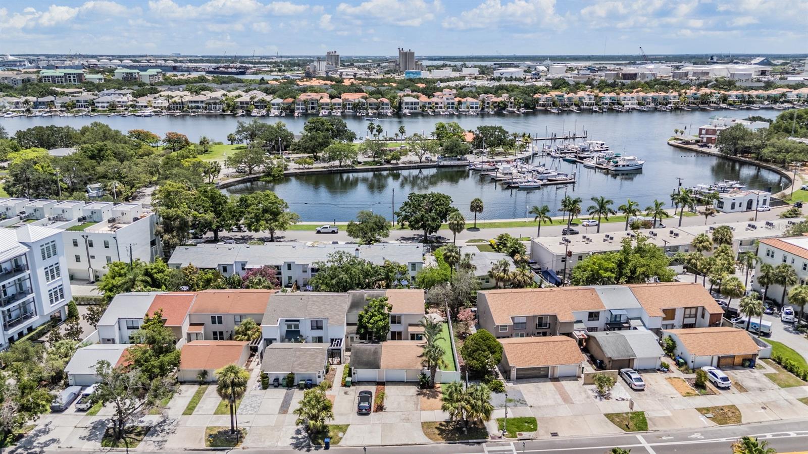 Listing photo id 1 for 103 Davis Boulevard B