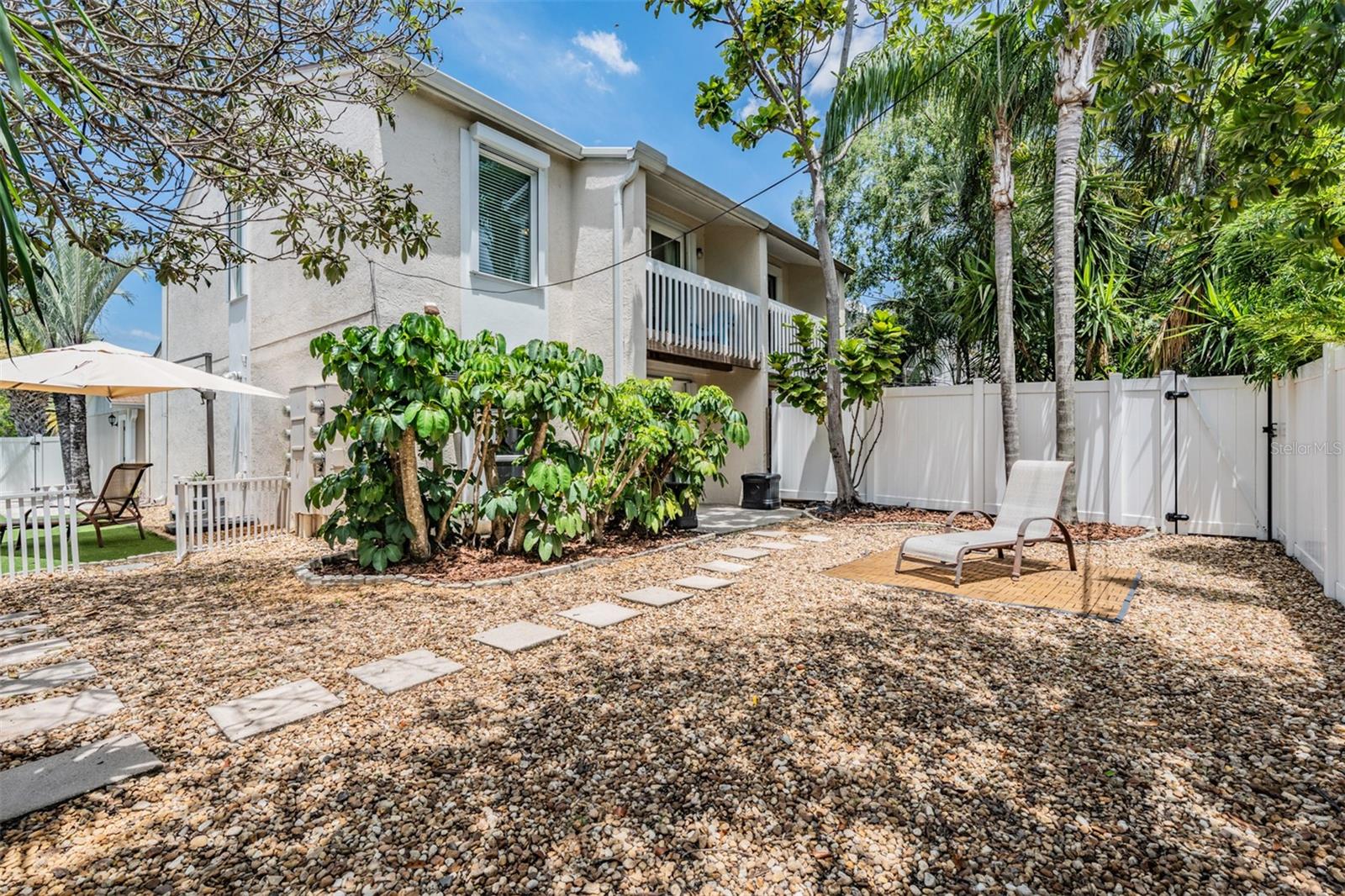 Listing photo id 28 for 103 Davis Boulevard B