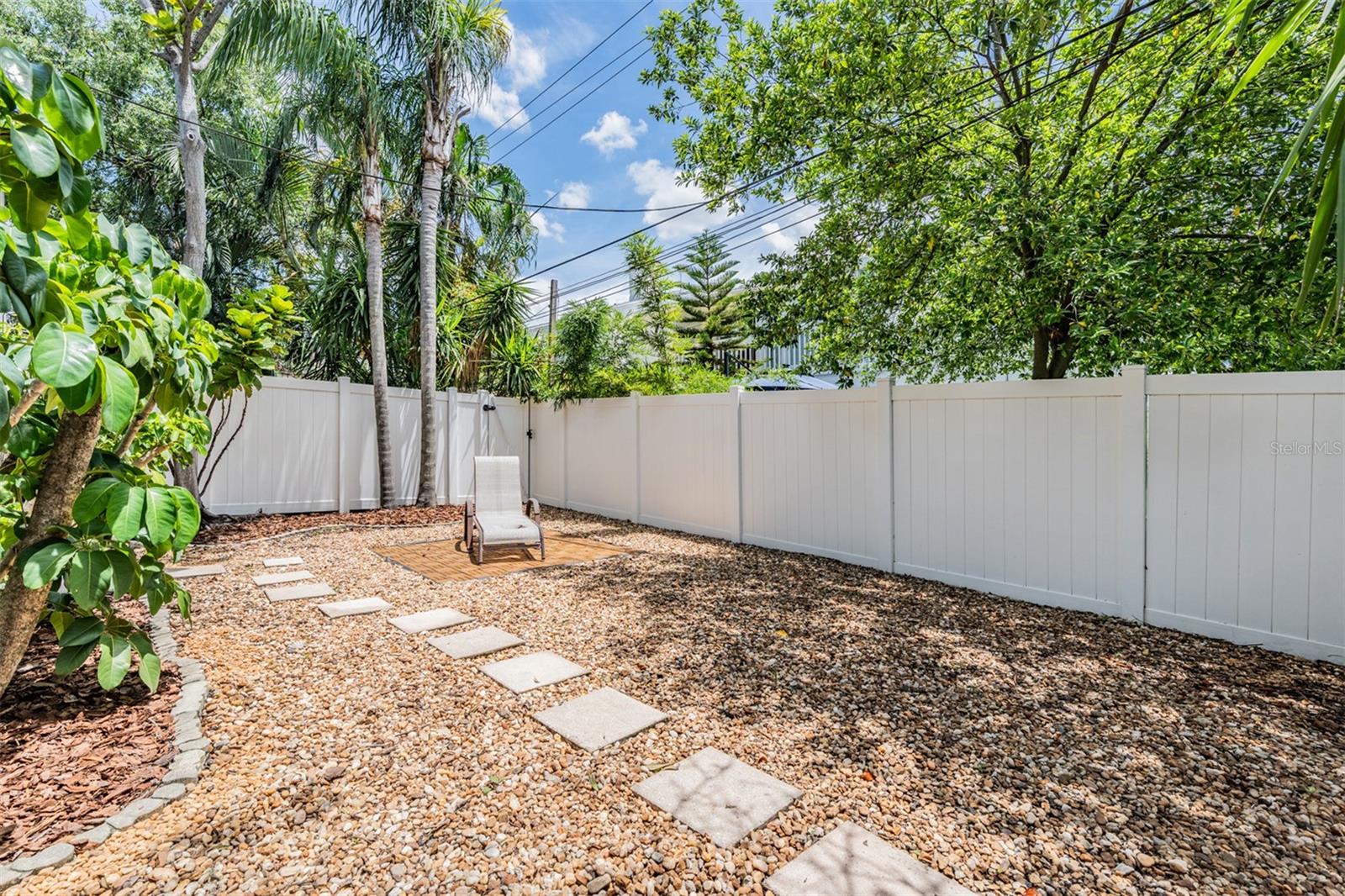 Listing photo id 29 for 103 Davis Boulevard B
