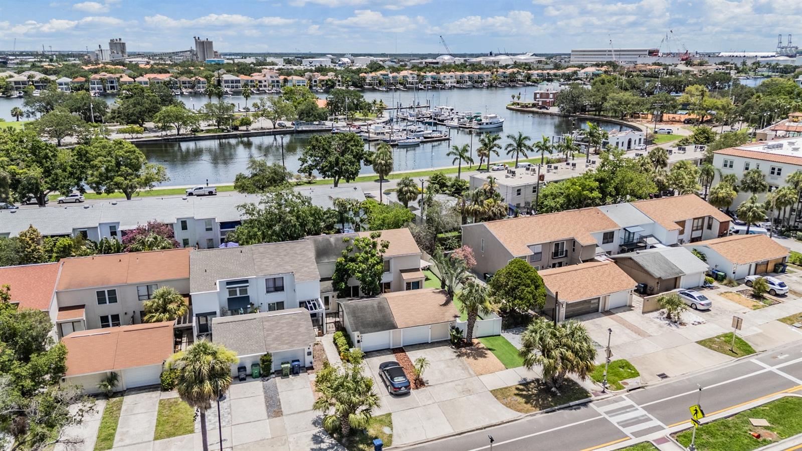 Listing photo id 36 for 103 Davis Boulevard B