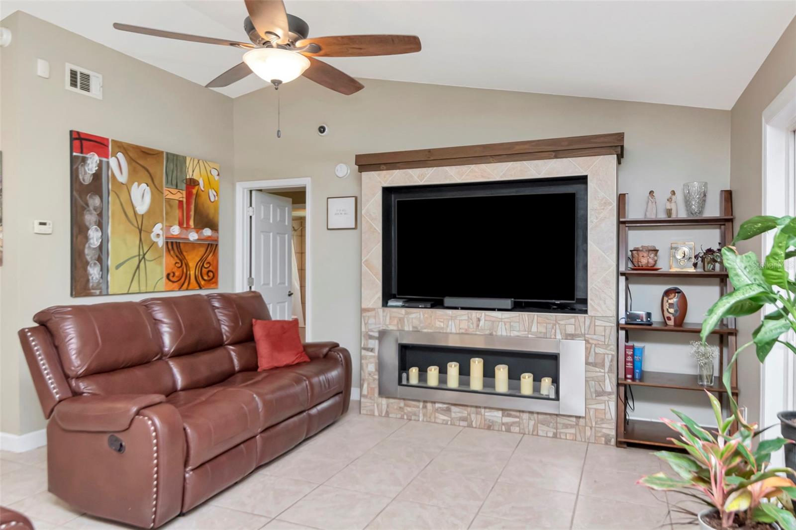 Image 13 of 52 For 6704 Seafairer Drive