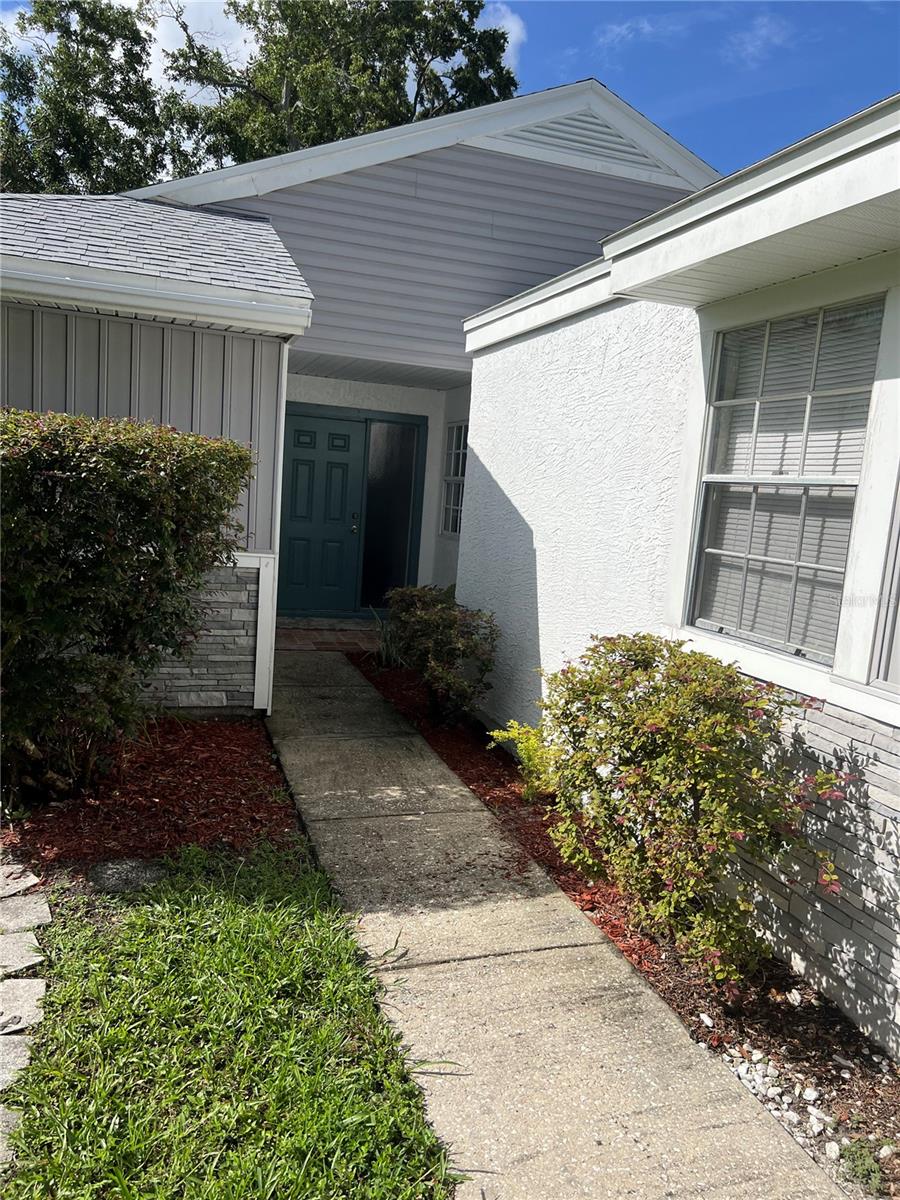 Image 2 of 11 For 3366 Cloverplace Drive