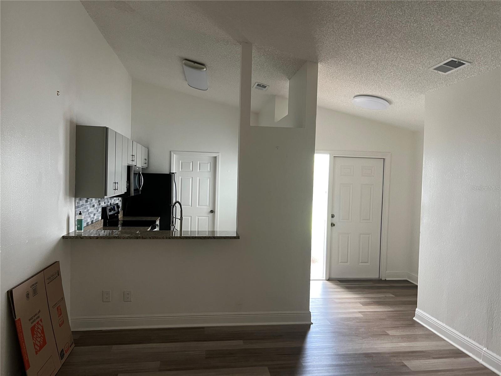 Image 4 of 11 For 3366 Cloverplace Drive