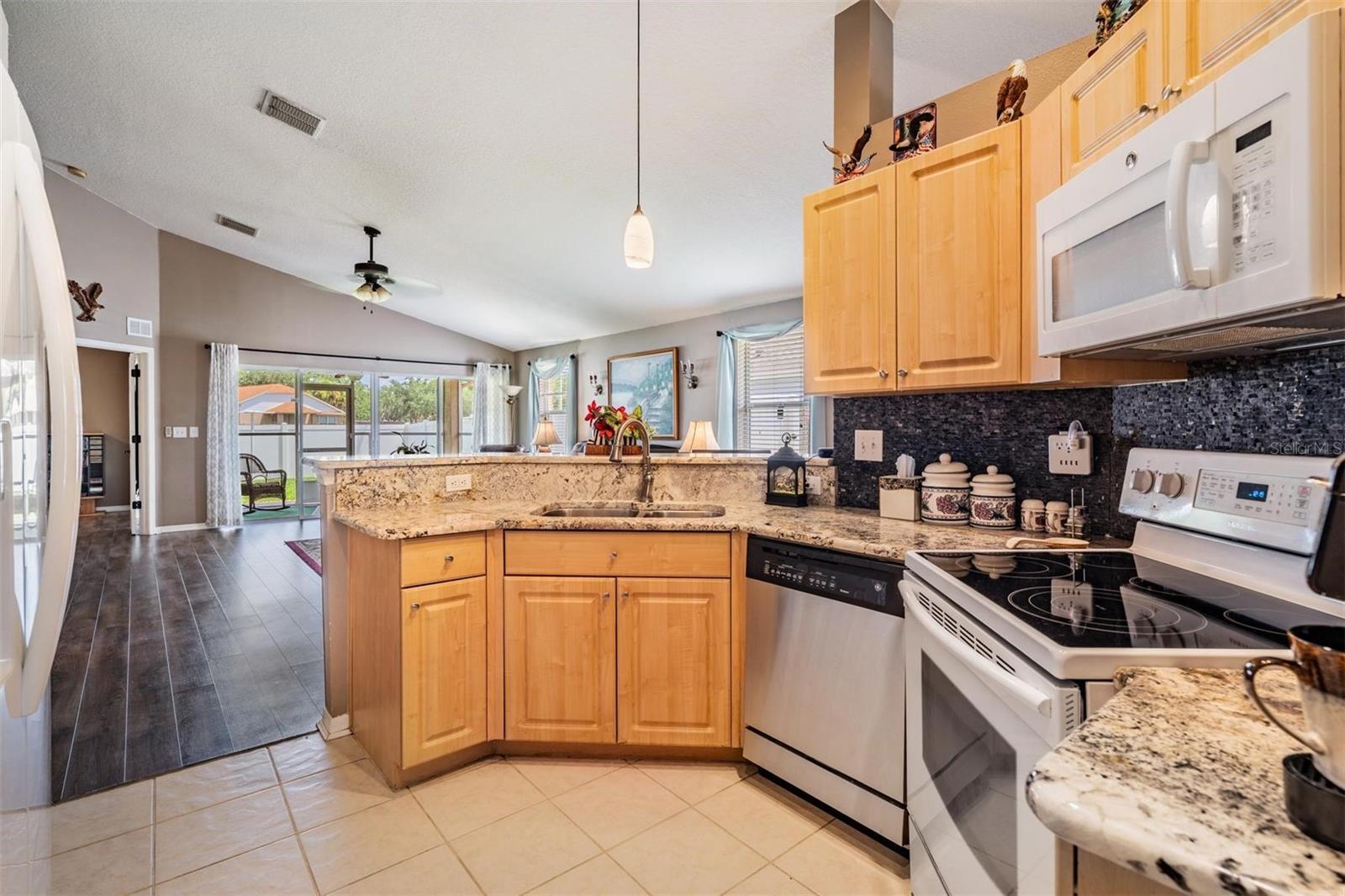 Image 10 of 35 For 24449 Mistwood Court