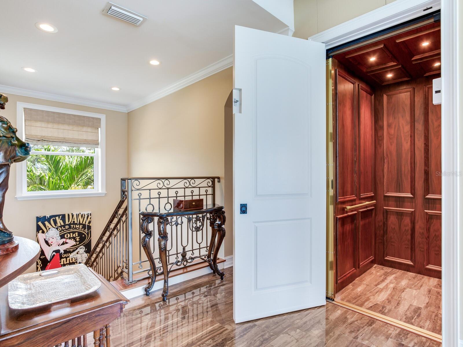 Image 4 of 70 For 8 Sunset Bay Drive