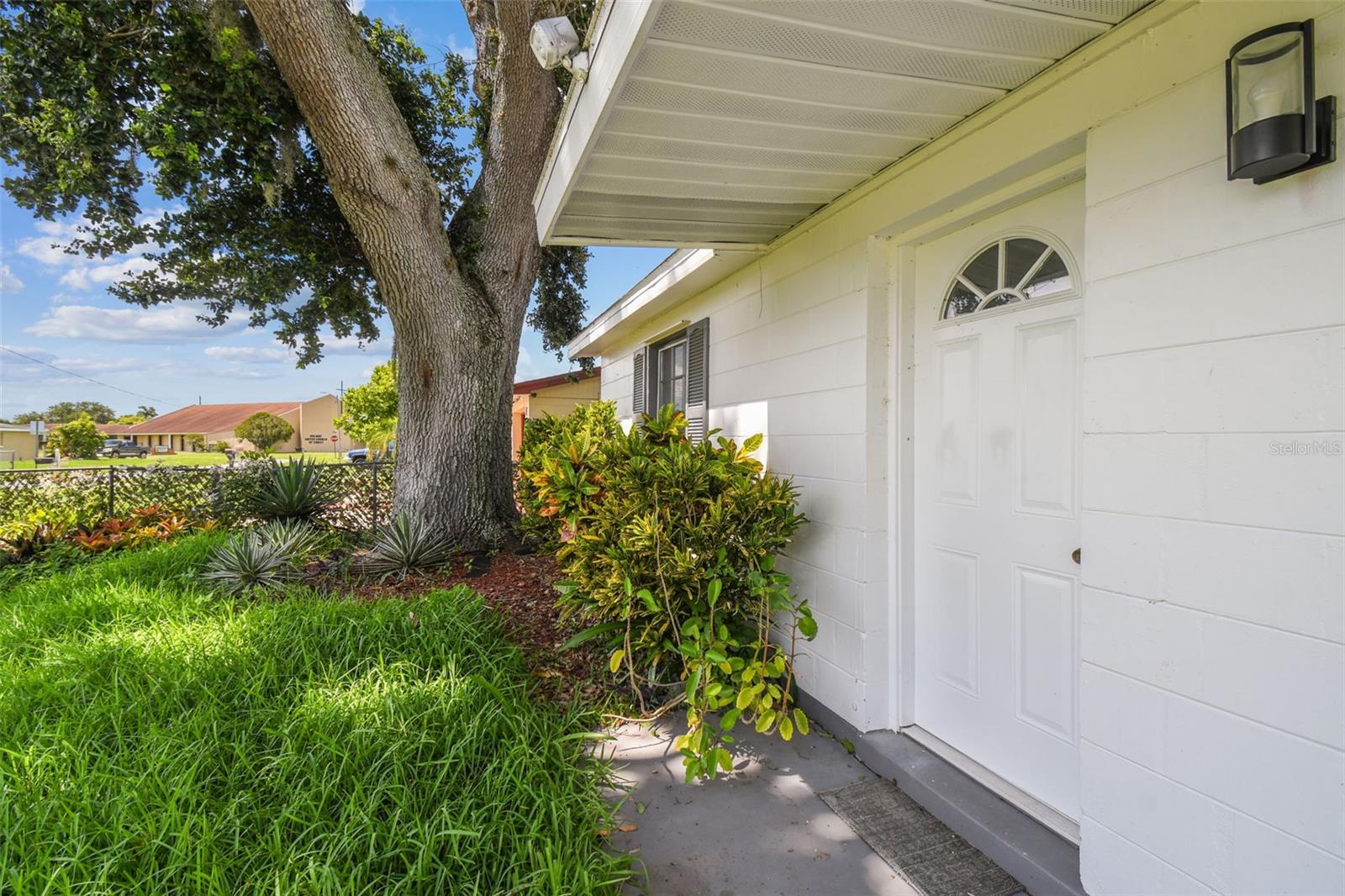 Image 2 of 35 For 1833 Knollwood Drive
