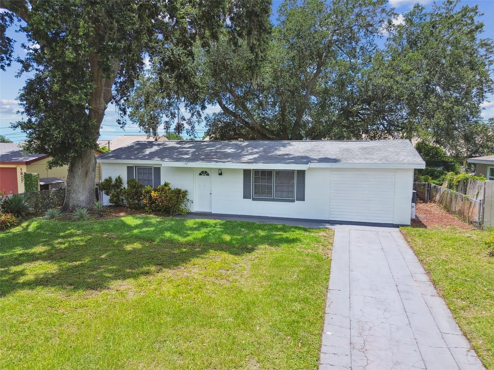 Image 3 of 35 For 1833 Knollwood Drive