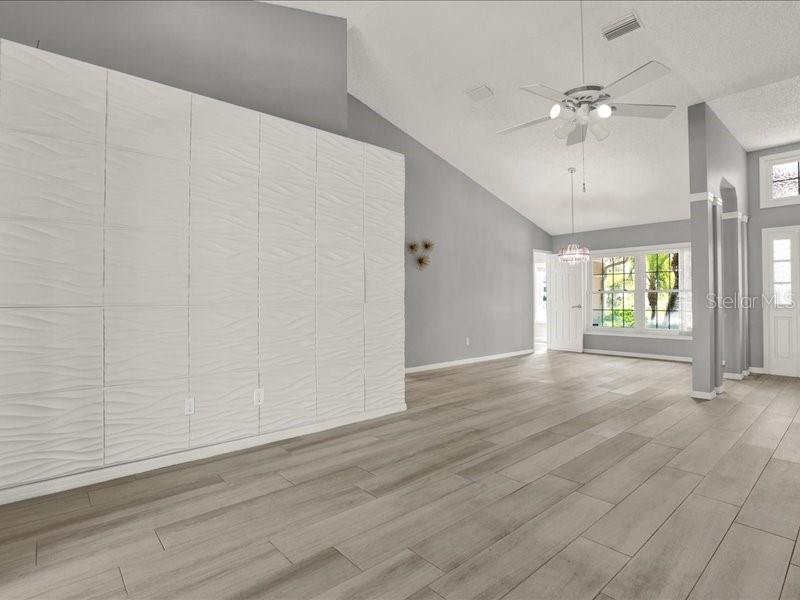 Image 4 of 49 For 15717 Jericho Drive