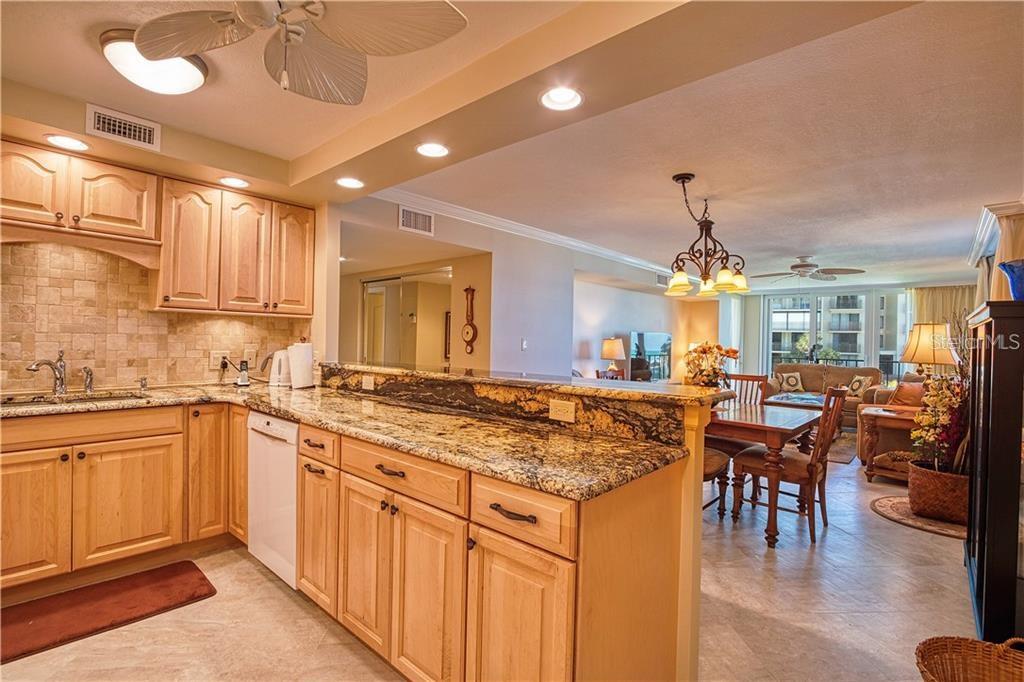 Image 4 of 34 For 1400 Gulf Boulevard 201