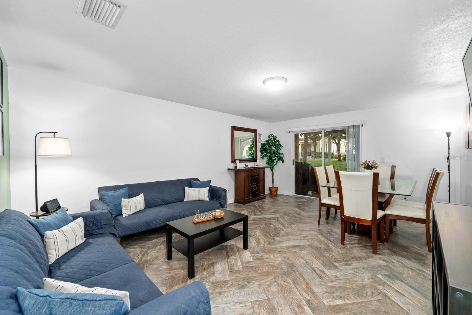 Image 8 of 33 For 10947 Brickside Court