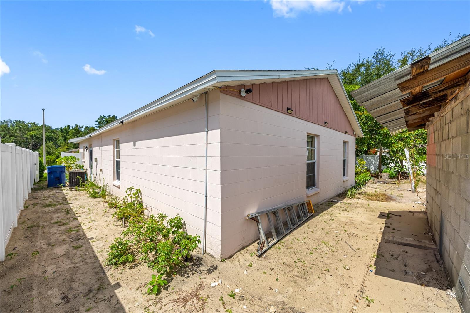 Image 29 of 49 For 8502 Hyaleah Road
