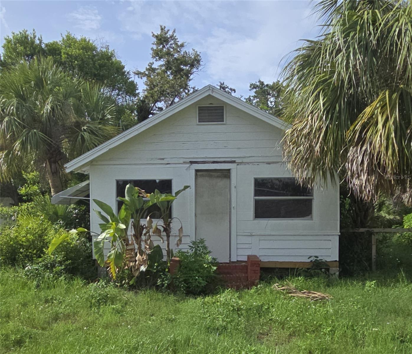 Image 2 of 6 For 518 Woodlawn Street
