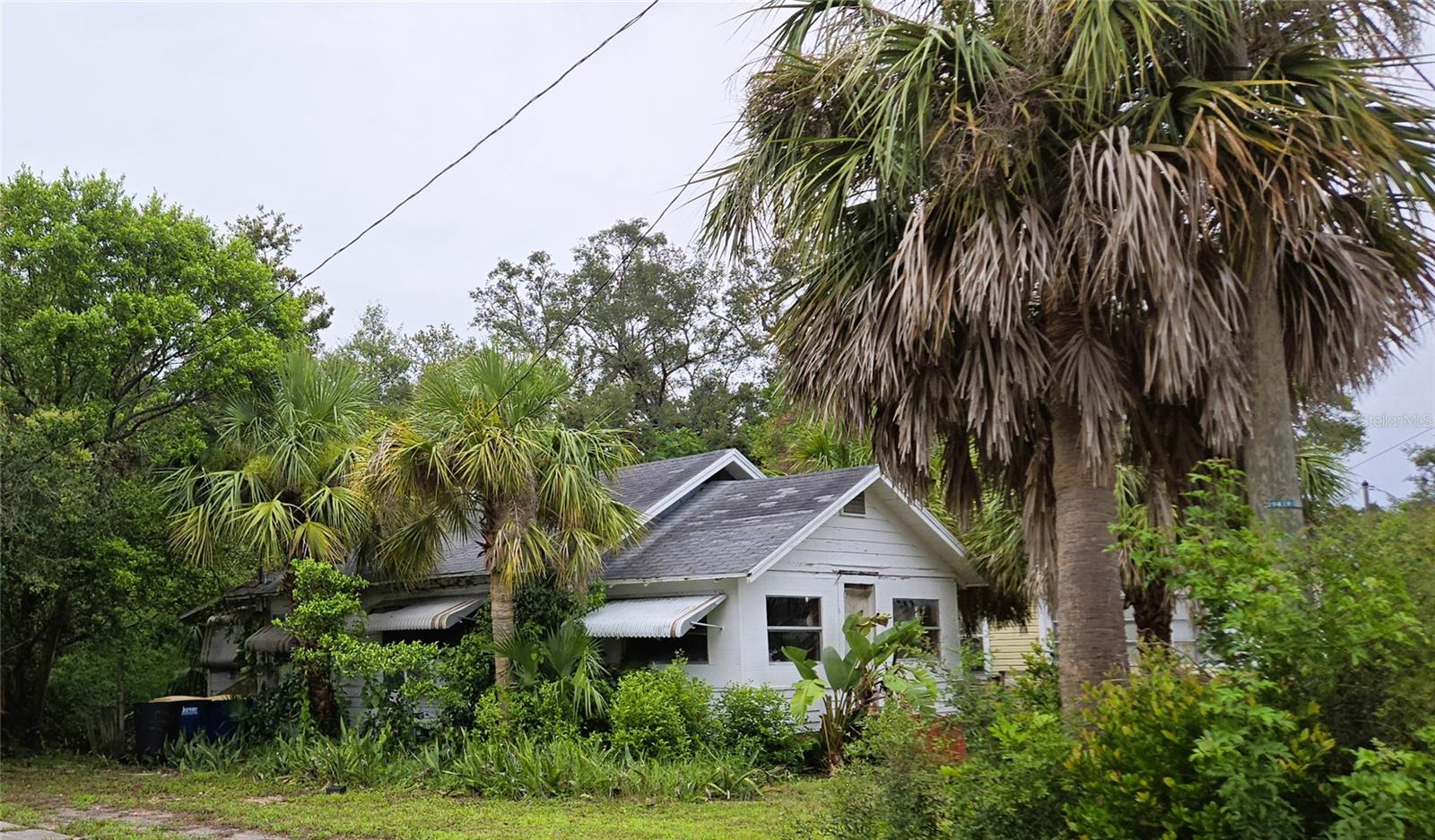 Image 4 of 6 For 518 Woodlawn Street
