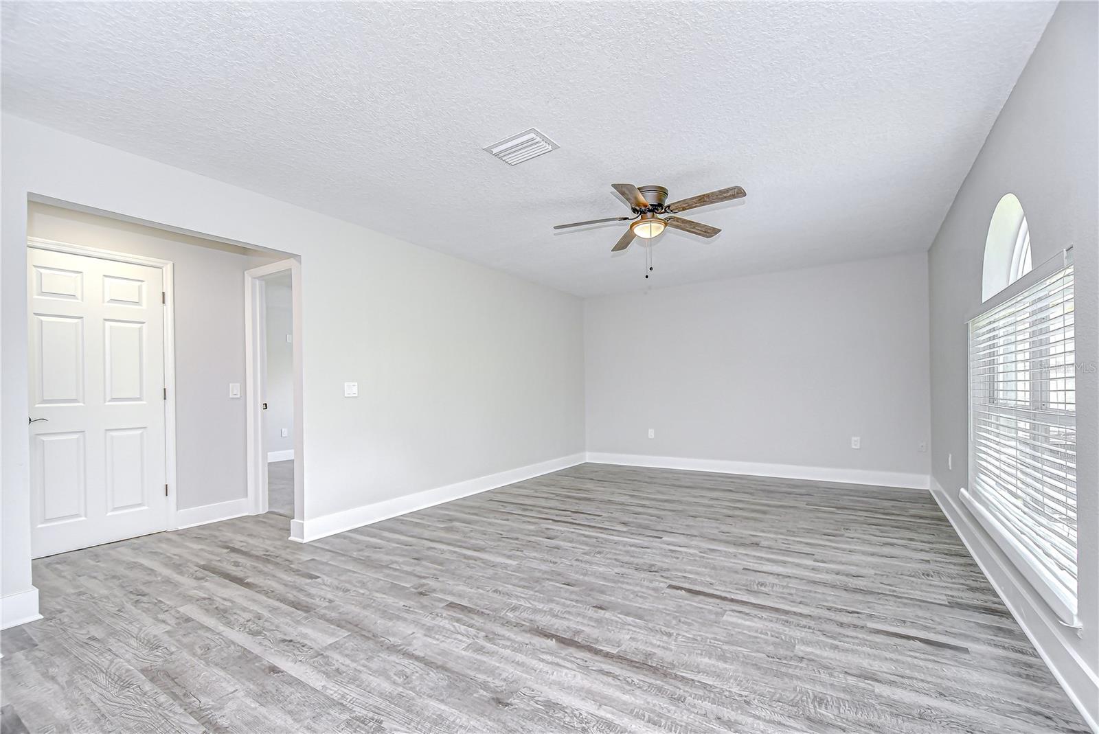 Image 11 of 68 For 12928 Kings Lake Drive