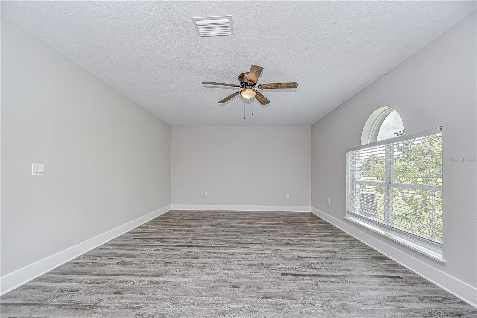 Image 12 of 68 For 12928 Kings Lake Drive