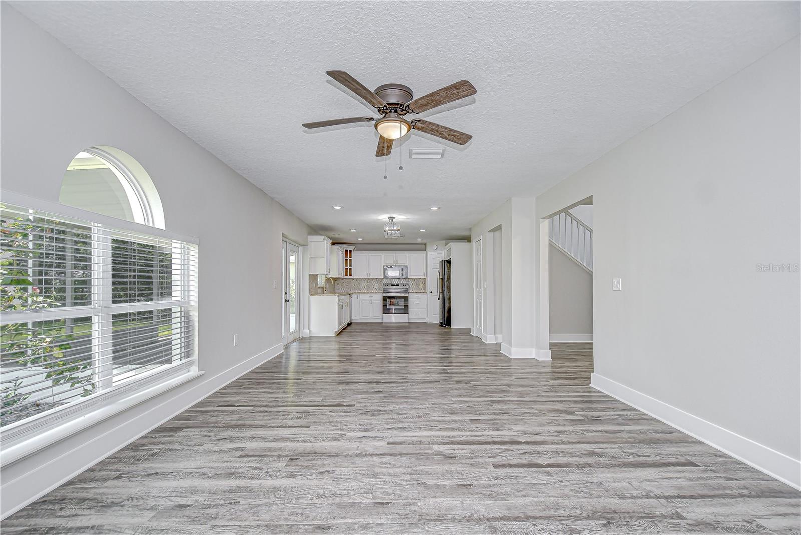 Image 13 of 68 For 12928 Kings Lake Drive