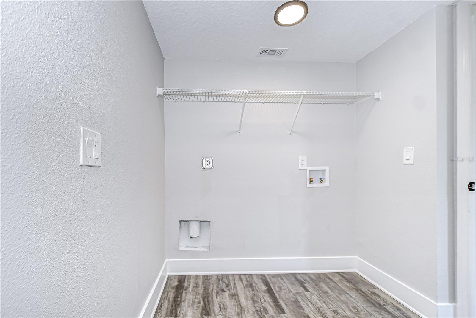 Image 20 of 68 For 12928 Kings Lake Drive