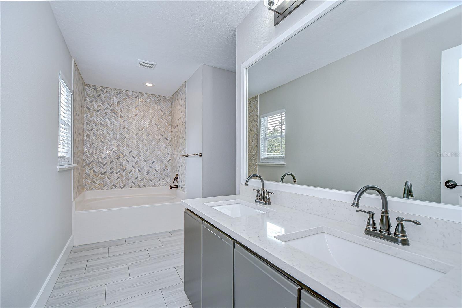 Image 29 of 68 For 12928 Kings Lake Drive