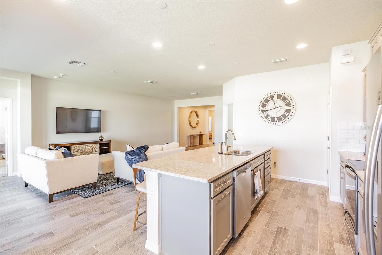 Image 32 of 75 For 8202 Olive Brook Drive