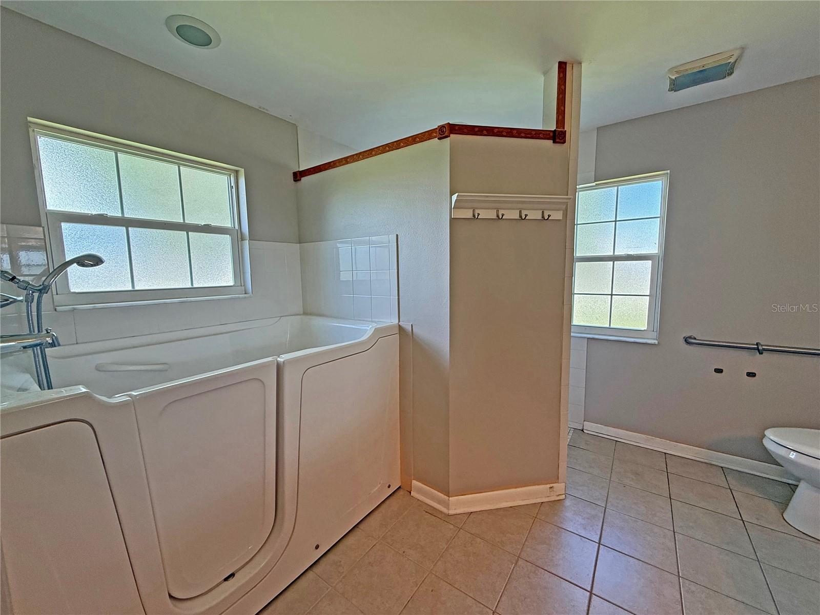 Image 15 of 19 For 4605 Grady Avenue