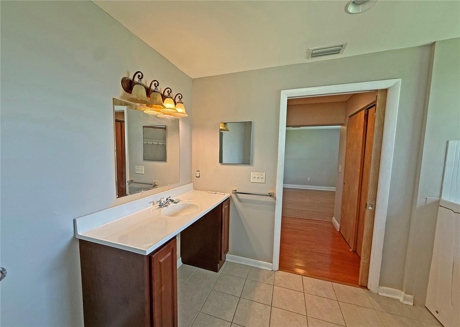 Image 16 of 19 For 4605 Grady Avenue
