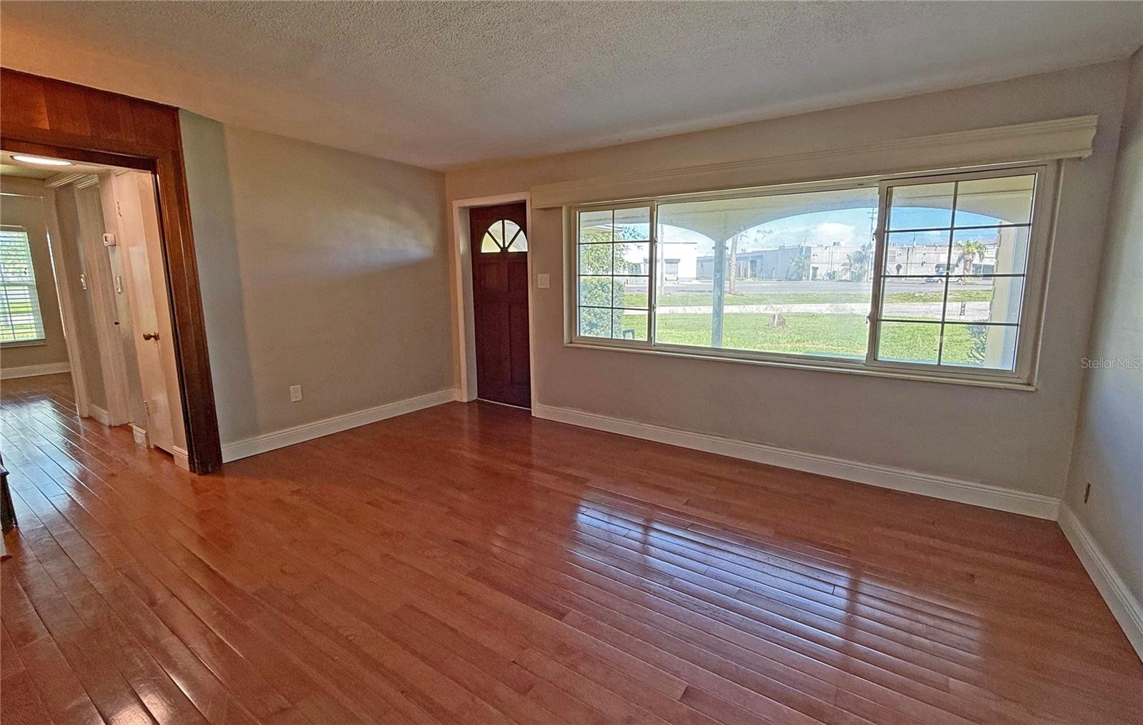 Image 7 of 19 For 4605 Grady Avenue