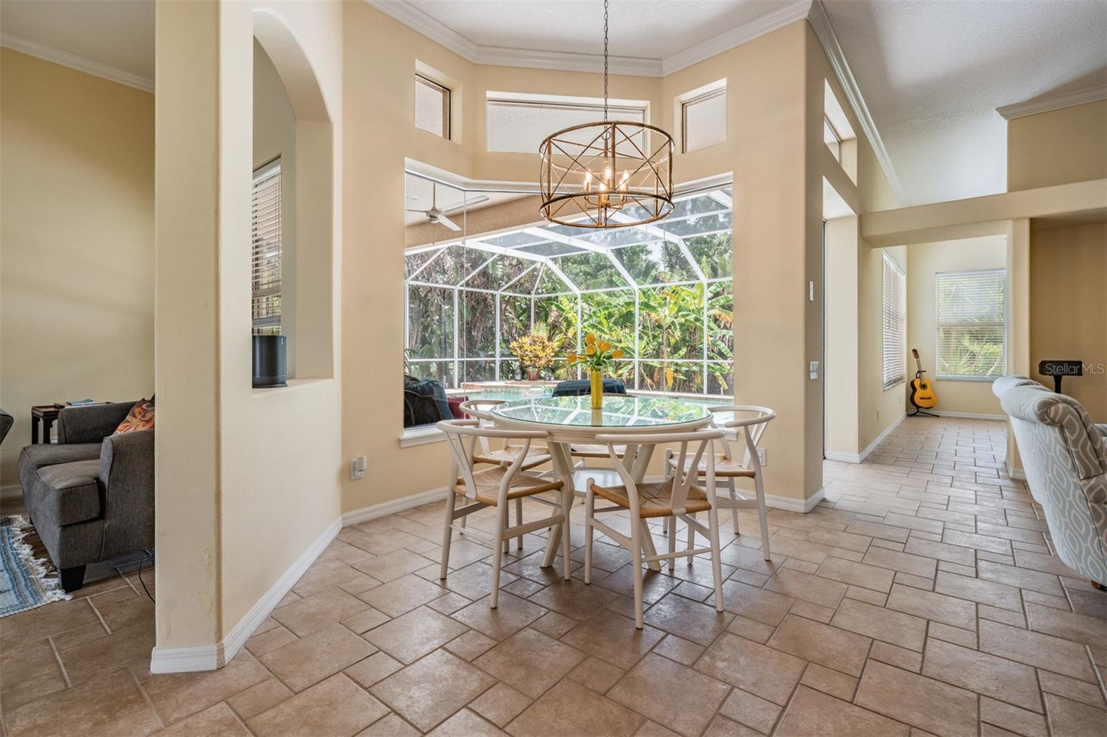 Listing photo id 10 for 13816 Thoroughbred Drive