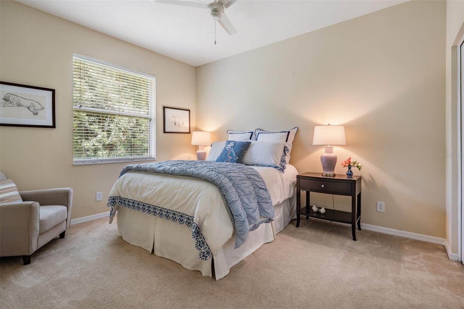 Listing photo id 21 for 13816 Thoroughbred Drive