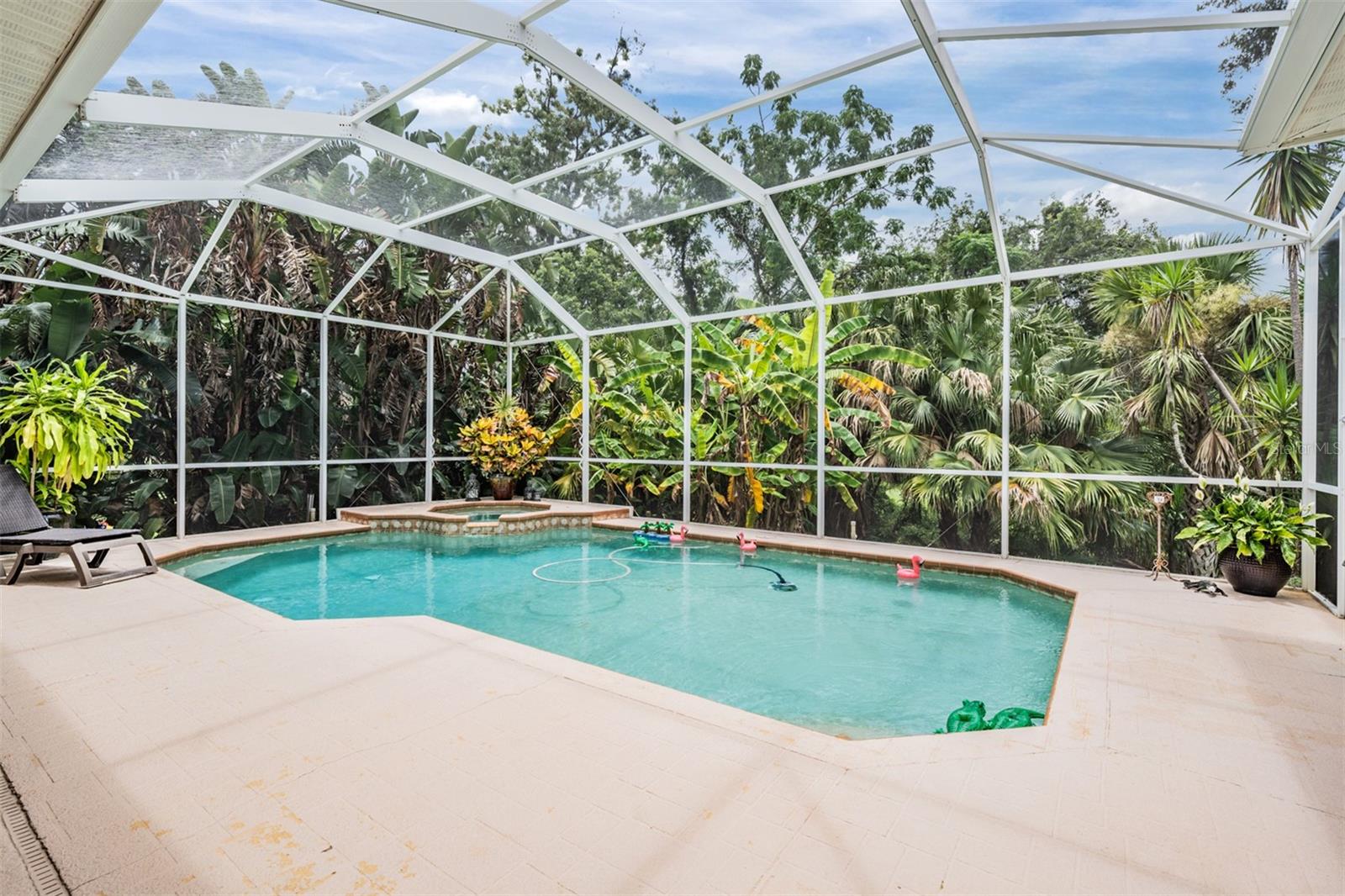 Listing photo id 29 for 13816 Thoroughbred Drive