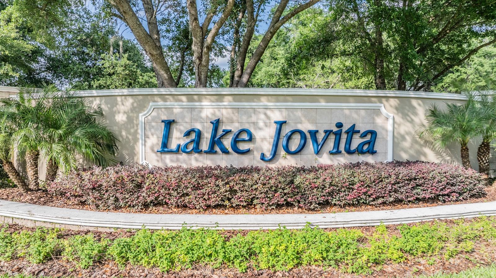 Listing photo id 32 for 13816 Thoroughbred Drive