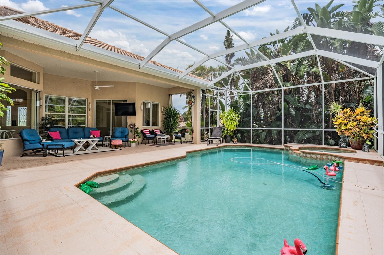 Listing photo id 2 for 13816 Thoroughbred Drive