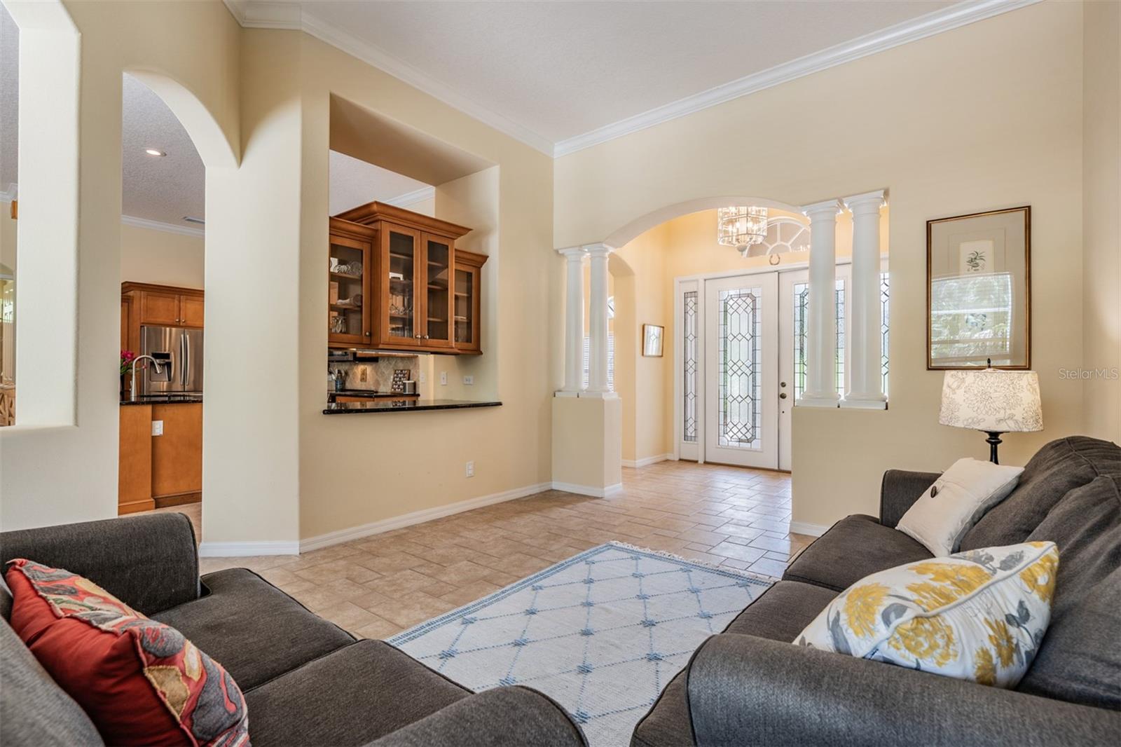 Listing photo id 4 for 13816 Thoroughbred Drive
